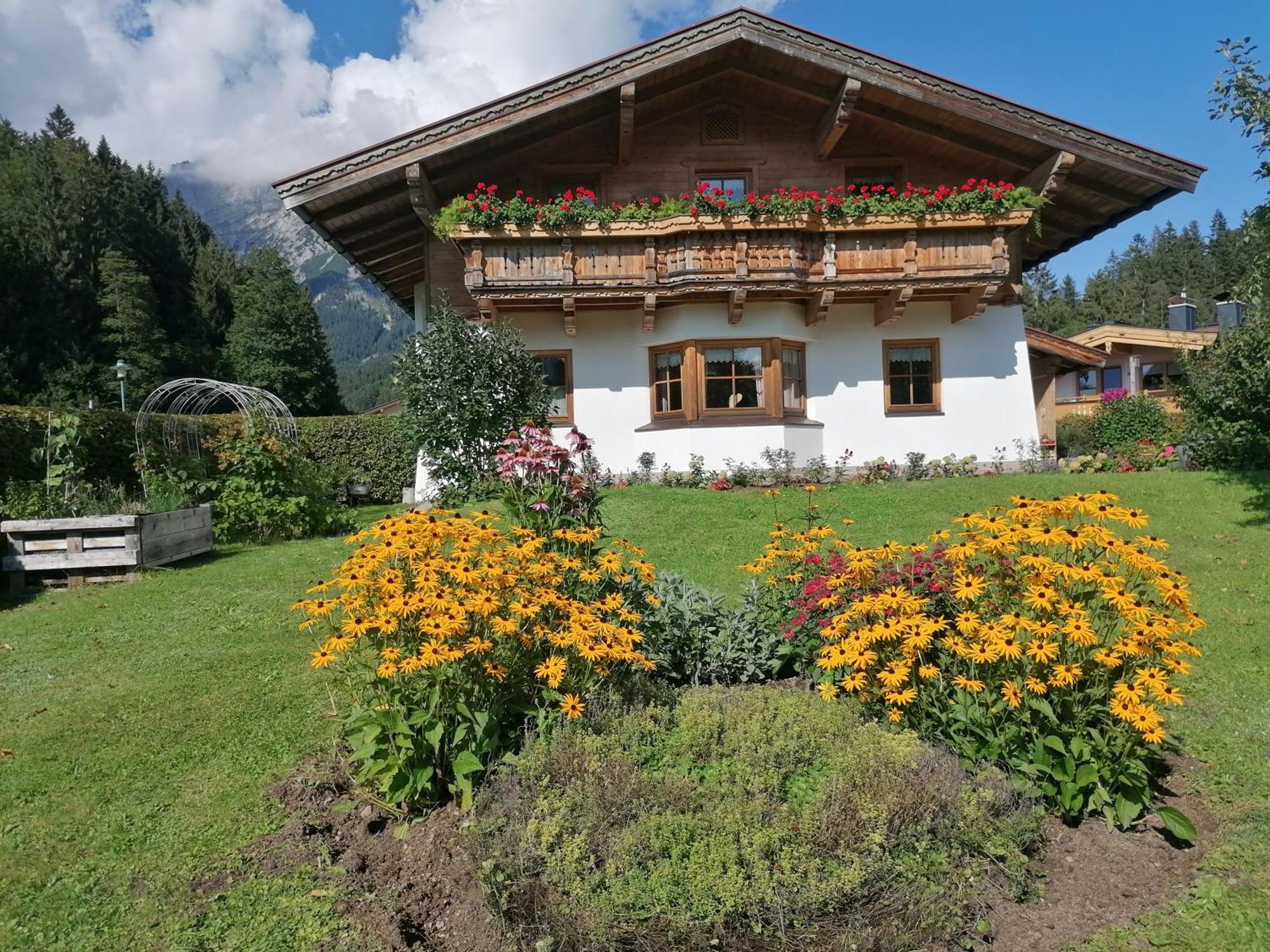Chalet Gluecklich Sein... Ellmau Bagian luar foto