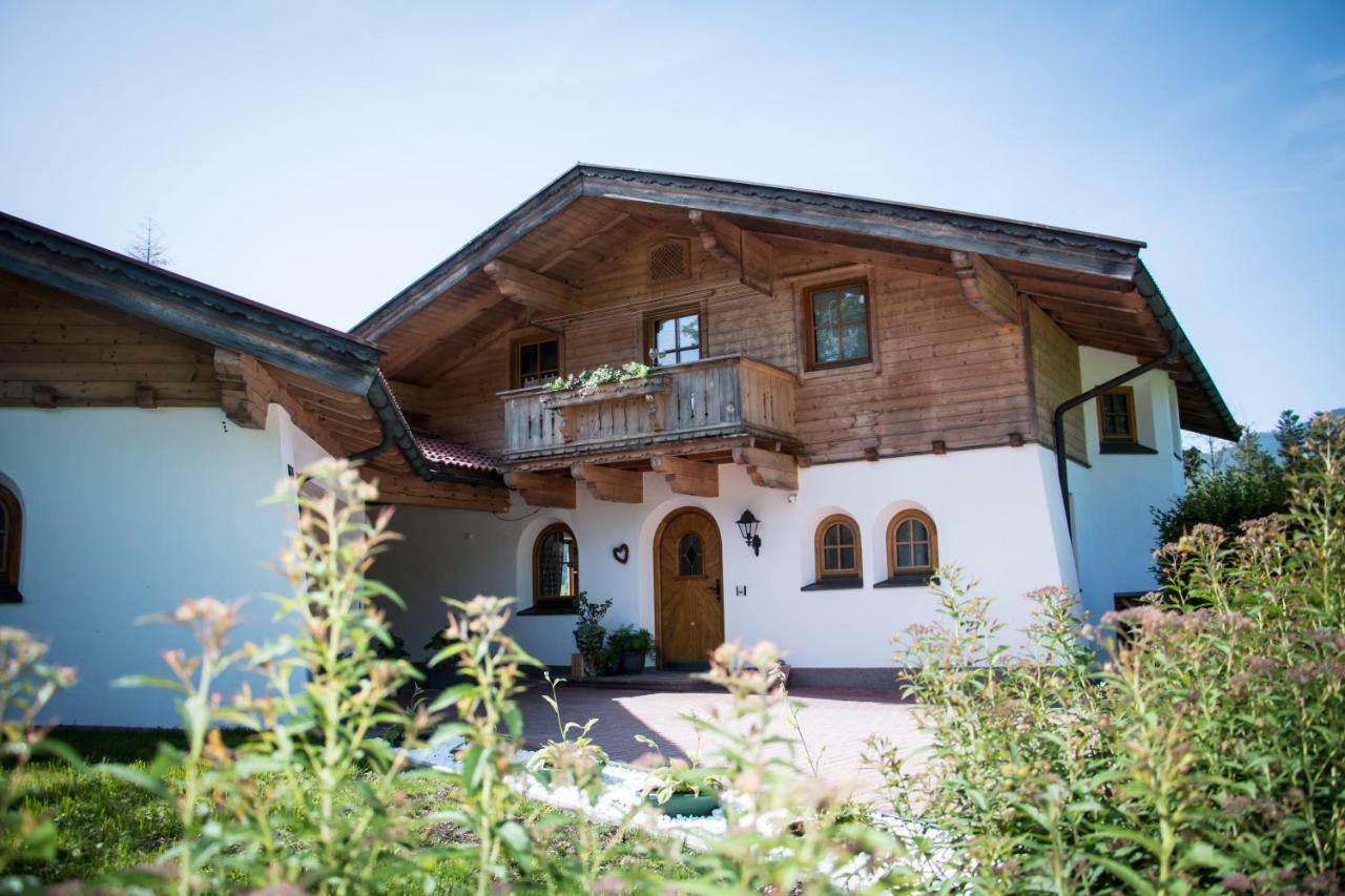 Chalet Gluecklich Sein... Ellmau Bagian luar foto